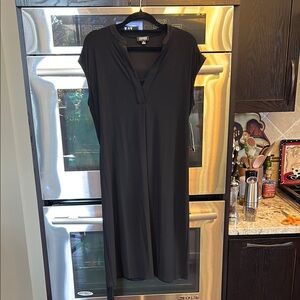 Jones New York Black Sheath Midi Dress‎ V-Neck Cap Sleeve